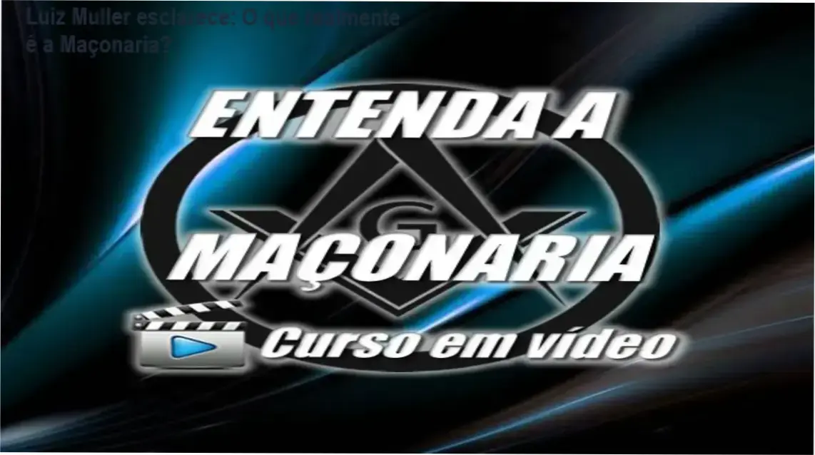 Luiz Muller apresentando o curso Entenda a Maçonaria, com símbolos maçônicos ao fundo