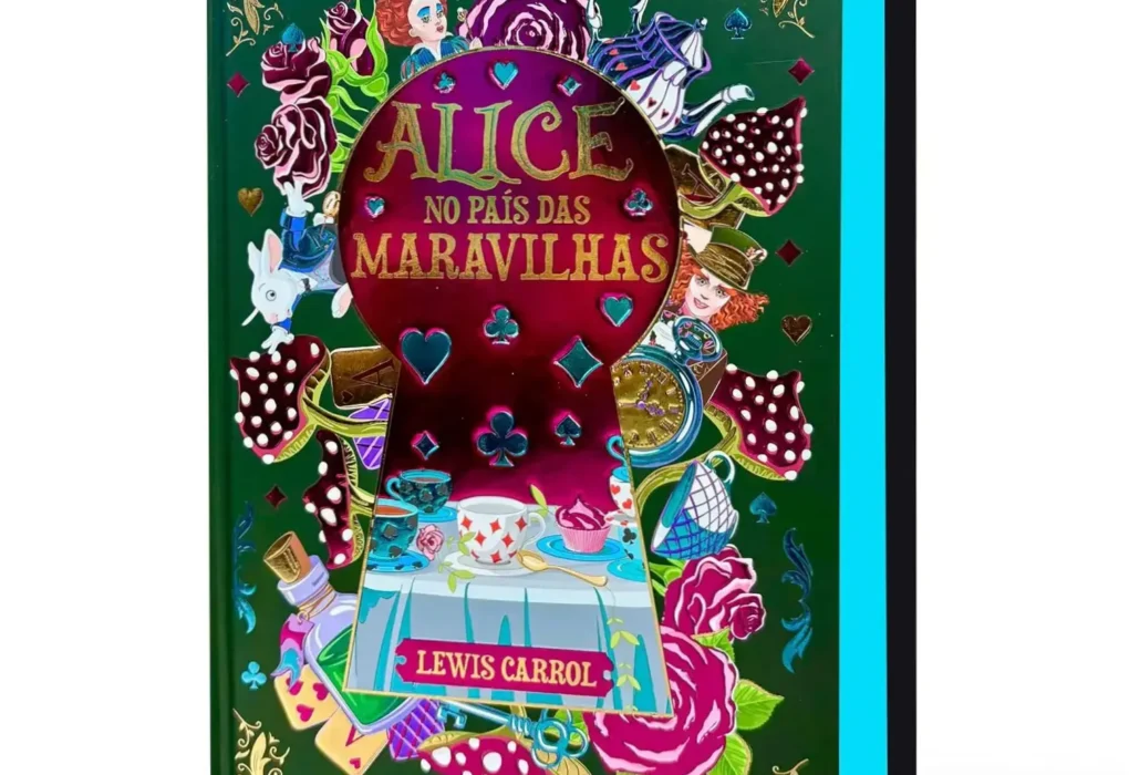 Capa dura luxuosa do livro Alice no País das Maravilhas com acabamento sofisticado e detalhes em tie-dye
