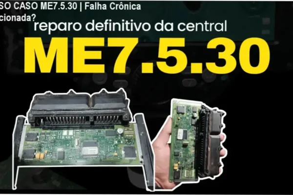 Mecânico diagnosticando placa ME7.5.30 com multimímetro e foco na área do conector L9929