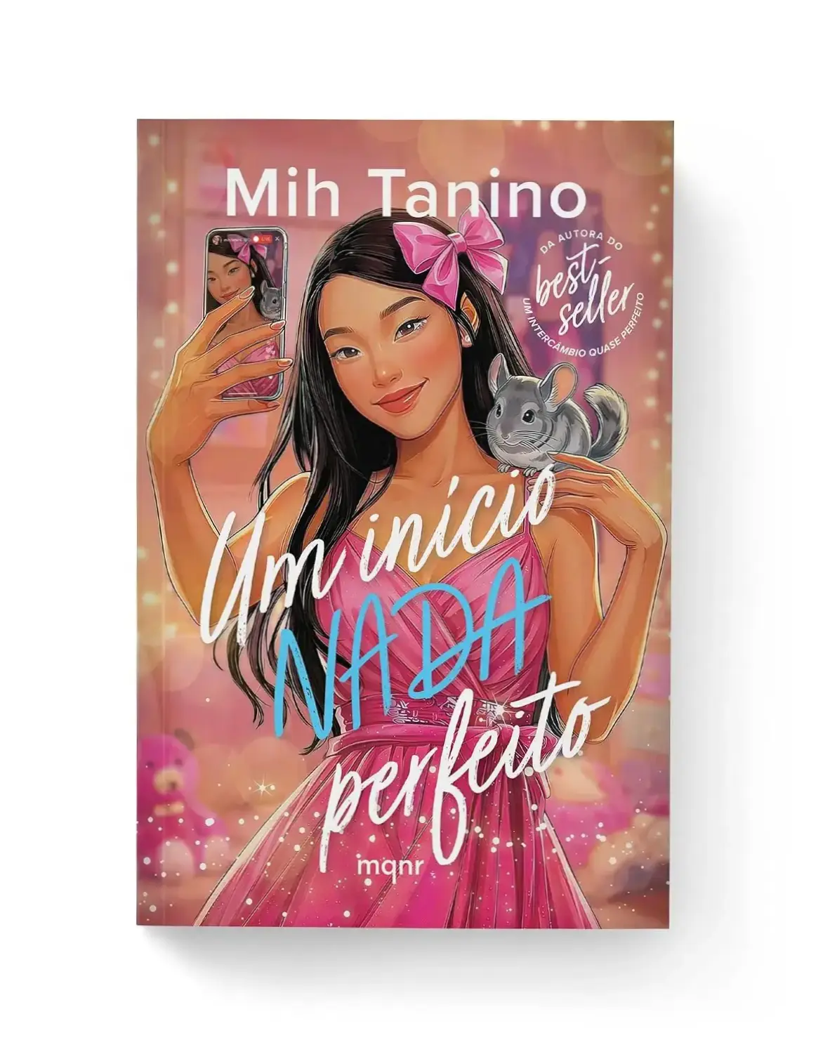 Um início nada perfeito - Mih Tanino | Veredito Final 2 https://cursoss.com.br/a-arte-da-sabedoria-baltasar-gracian-analise-3/ Capa do livro Um início nada perfeito de Mih Tanino explorando temas de fama e bullying
