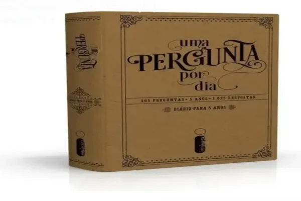 Diário Uma Pergunta Por Dia de Potter Style com capa dura e detalhes dourados