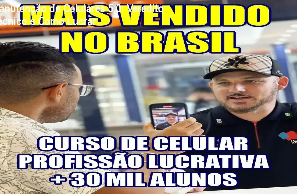 Técnico realizando reparo avançado em placa de smartphone usando a metodologia Isatec